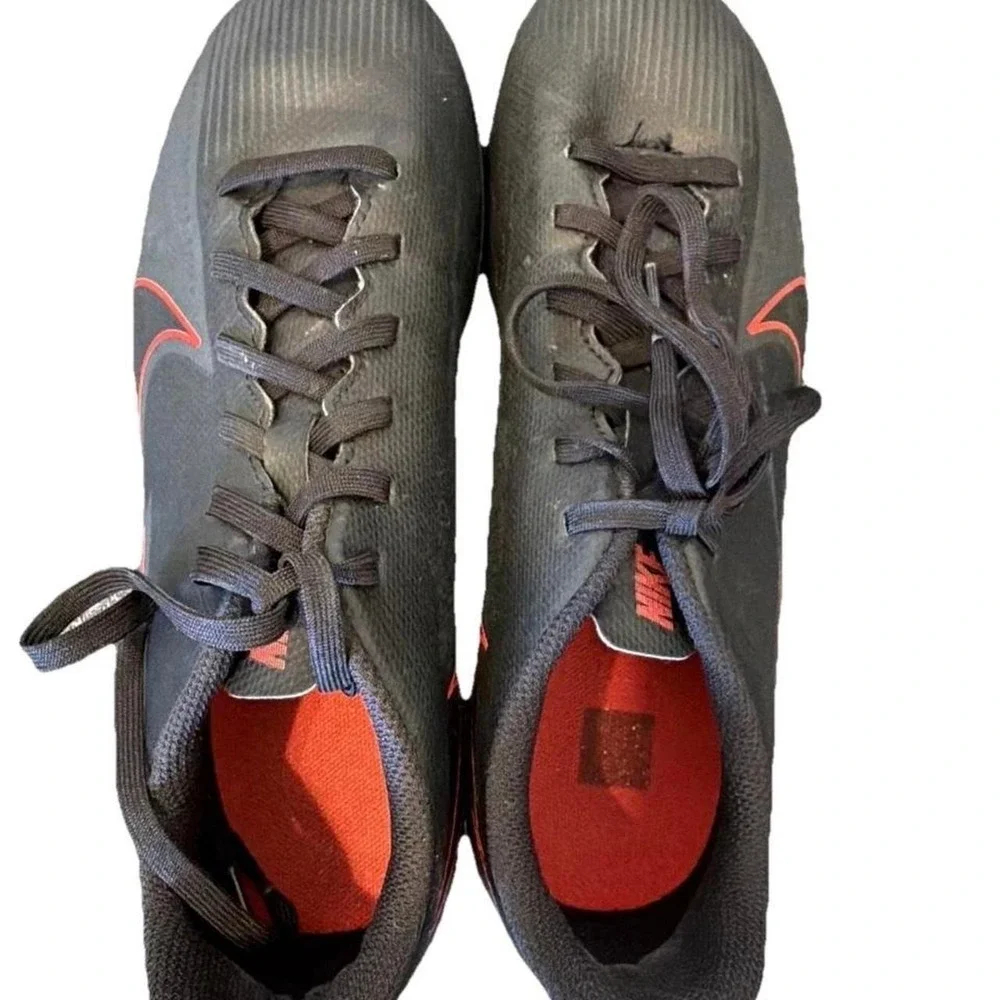 Nike Mercurial Vapor 13 Academy MG Soccer Cleats Black Red AT8161-060 Kids 5.5Y